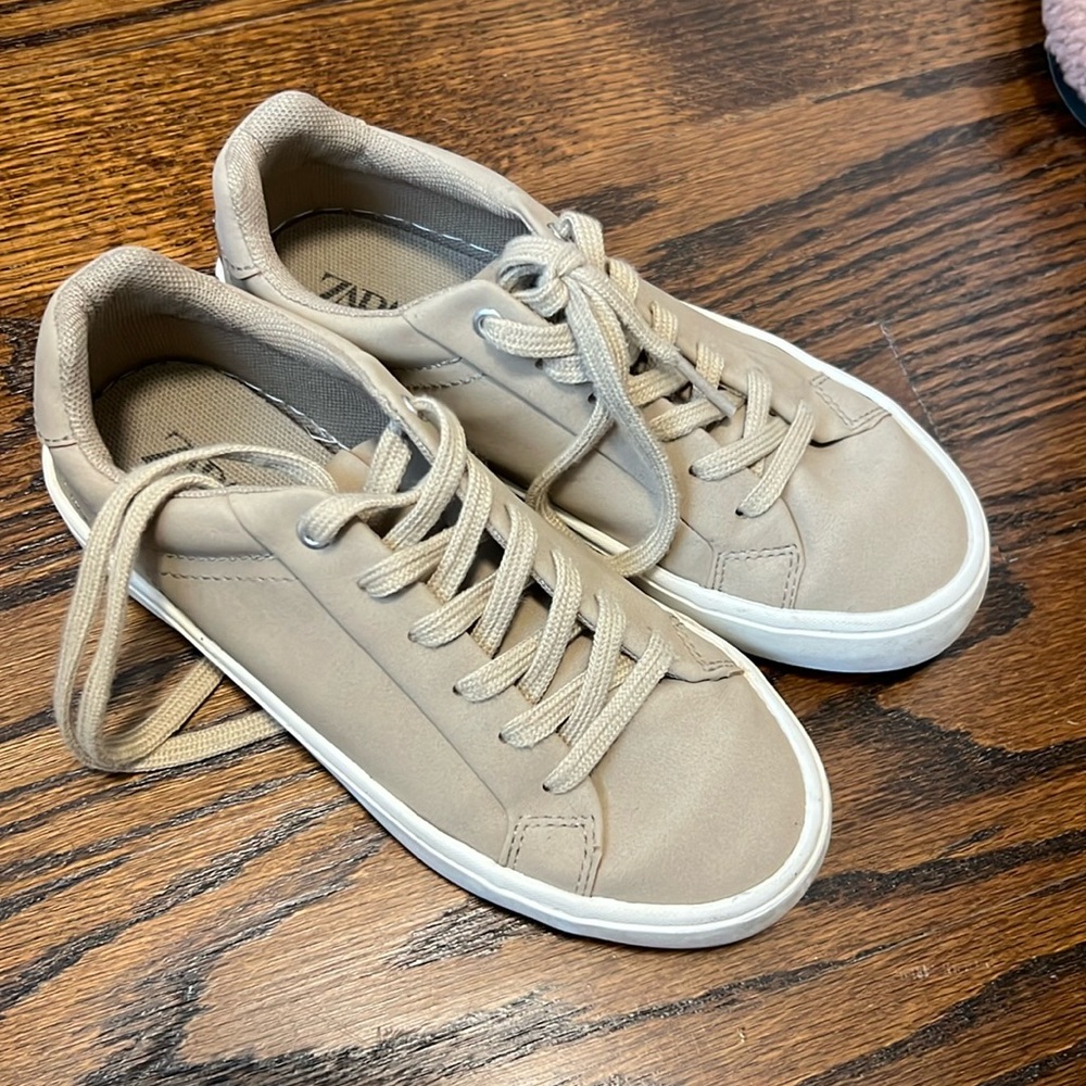 Zara boys beige sneakers